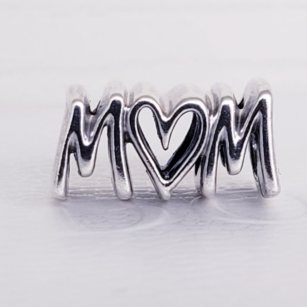 ♥️Authentic Pandora MOM CHARM🎁